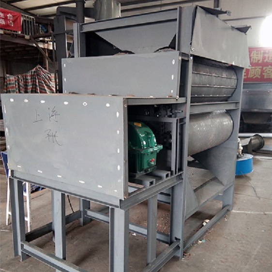 可減少易拉罐占用空間的設備 壓扁機(圖1) 可減少易拉罐占用空間的設備 壓扁機(圖1)