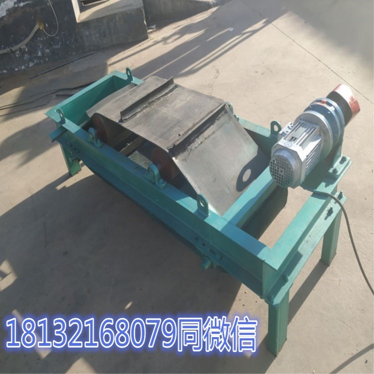 選礦行業(yè)使用的除鐵機械設(shè)備永磁除鐵器(圖1) 選礦行業(yè)使用的除鐵機械設(shè)備永磁除鐵器(圖1)